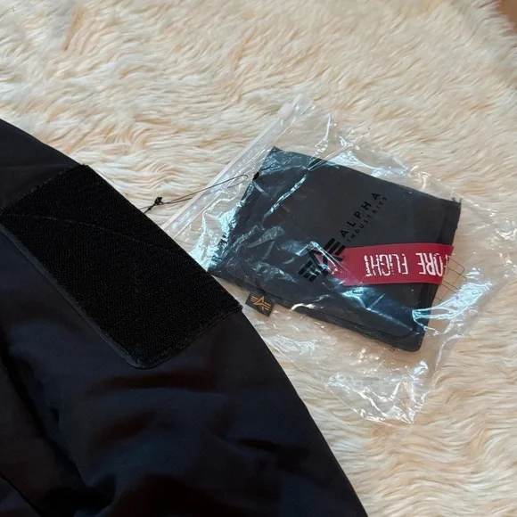 NWT Alpha Industries Men's N-3B Down Parka in Black - Size Small - Picture 4 of 5